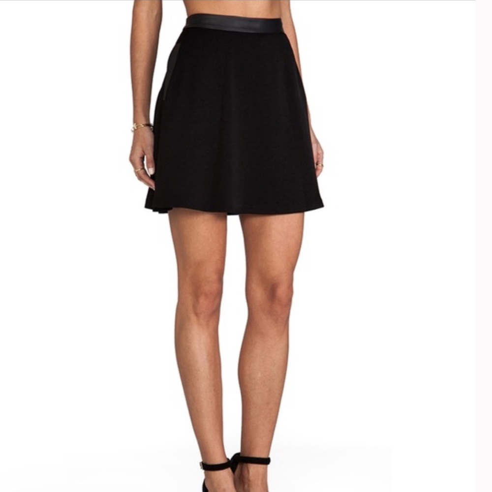 Alice + Olivia Black A-Line Mini Skirt Used